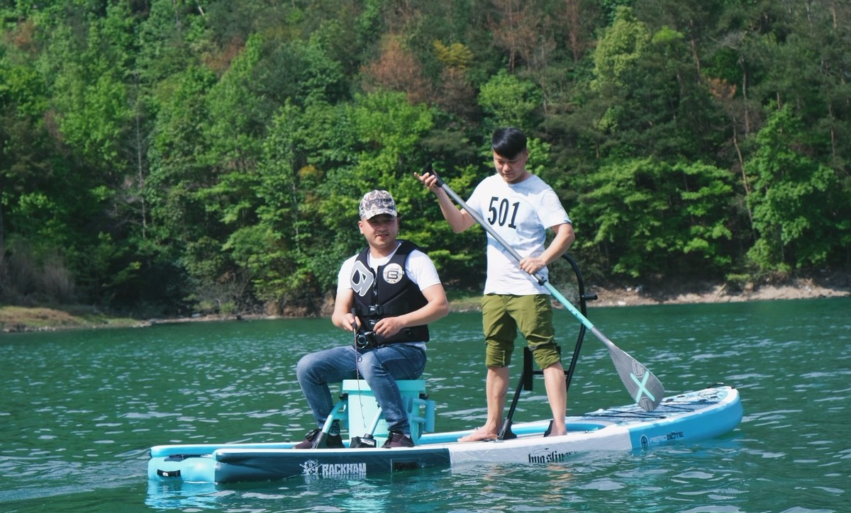 摇摆|路亚亮片为什么可以钓到鱼？鱼会对铁片产生兴趣？