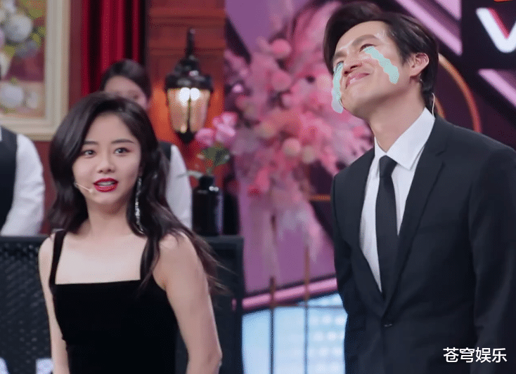 钟汉良|钟汉良谭松韵甜蜜共舞，镜头捕捉到他手放的位置，人品如何很显然