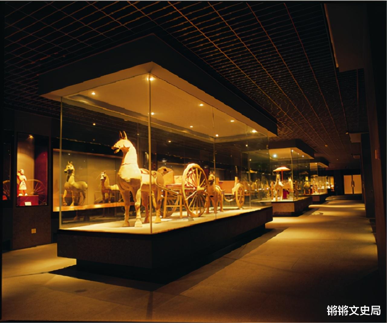 古董|古物鉴人!两位鉴宝师,一个骗走24亿,一个忽悠8700万