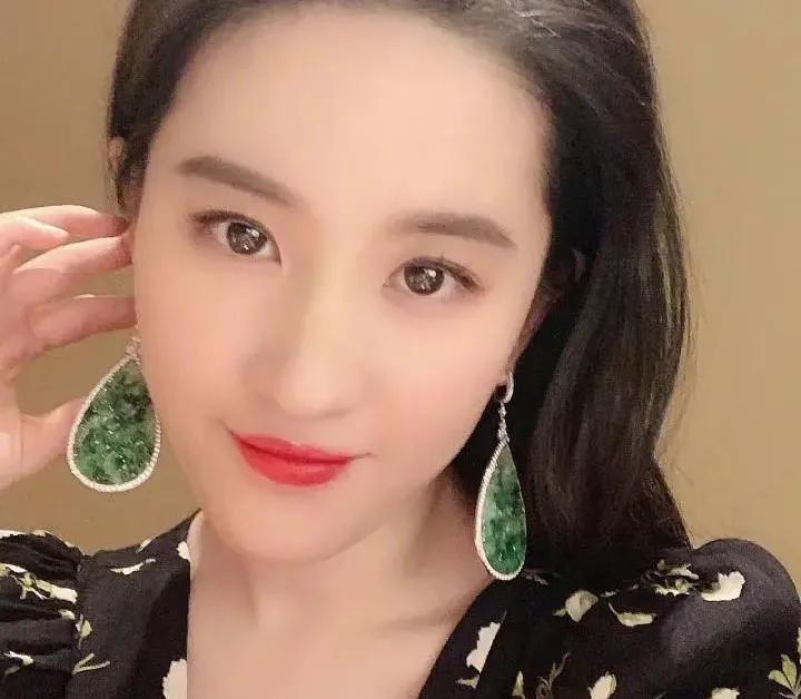 刘亦菲|?花青种是不值钱的低档货？却受到刘亦菲的偏爱，身价高达152万