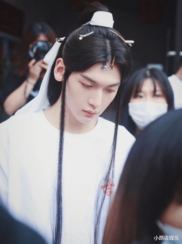 天官赐福|《天官赐福》定妆照公开!站姐晒路透图被骂,粉丝都不敢认领