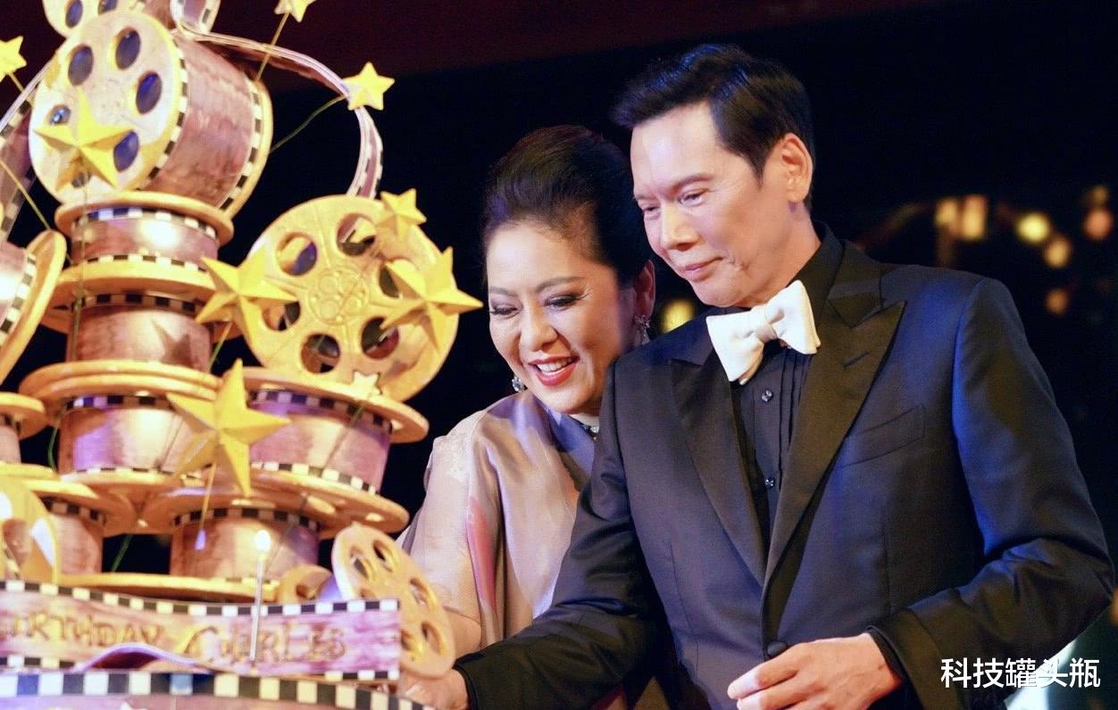 向华强|向华强最大的靠山是谁？不是军统出身的父亲，而是他的亲大哥