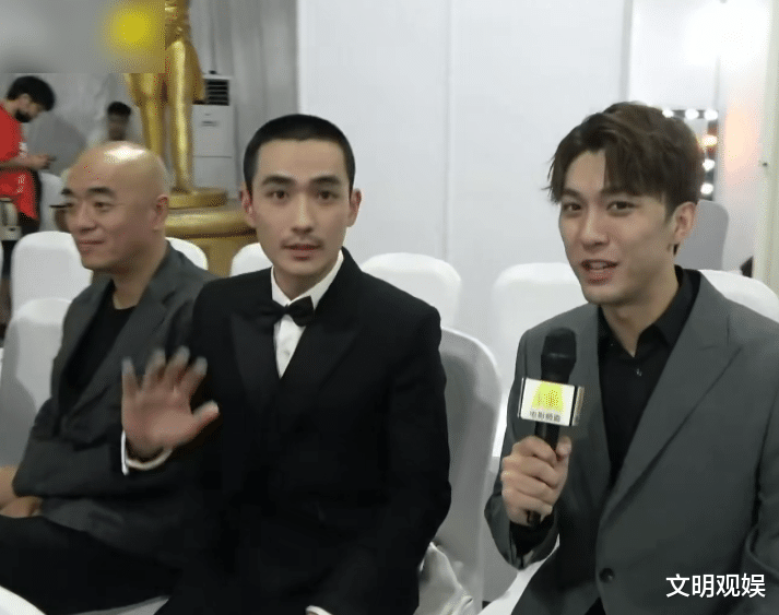 朱一龙|朱一龙在晚会后台被采访,离开百万修图师后,无精修状态过于真实