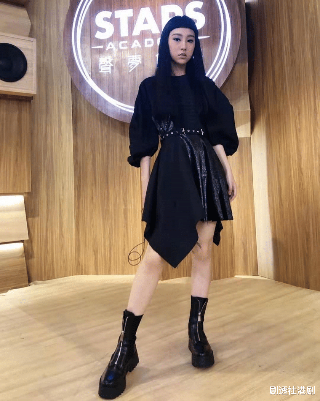 声梦传奇|见证新星诞生！16岁炎明熹成TVB选秀节目《声梦传奇》三料总冠军