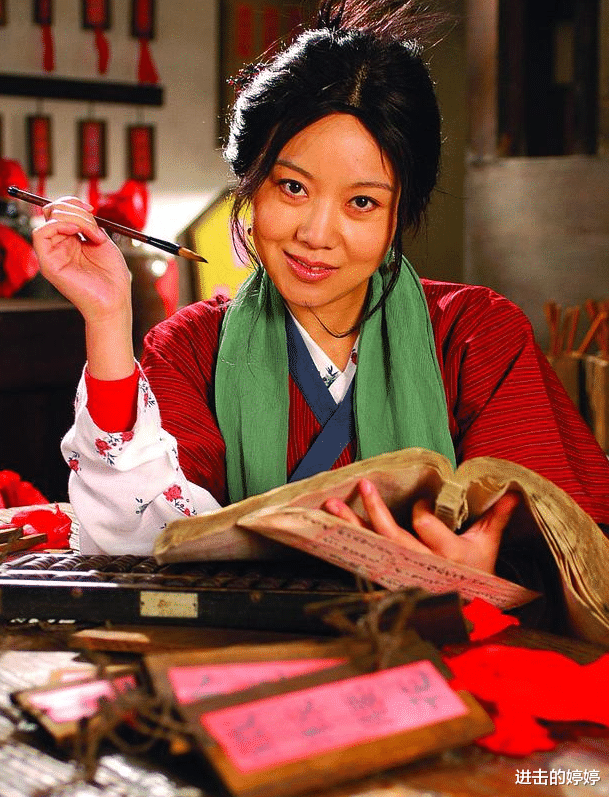 闫妮|50岁闫妮3段姐弟恋,减肥后暴瘦35斤,与20岁女儿形如“孪生姐妹”,瘦身秘诀适合懒人