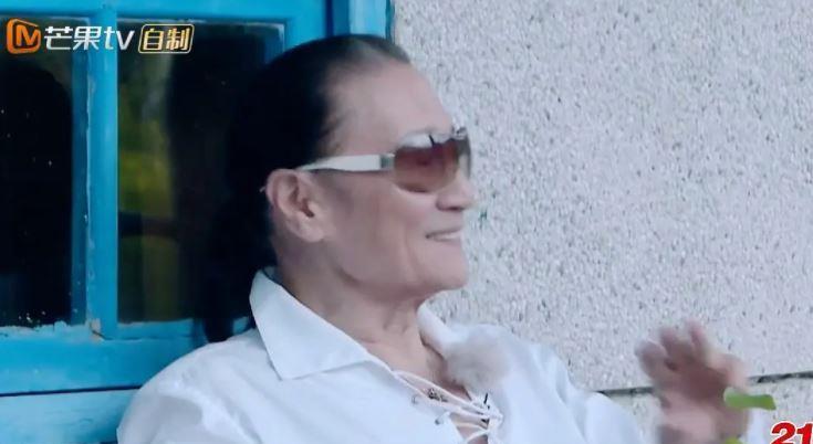 罗焕伍|谢霆锋急退加拿大国籍!谢贤曝“当年苦衷” 网友们并不买账