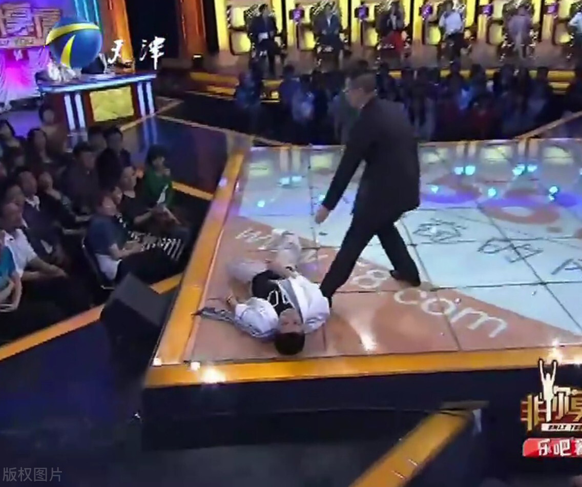 非你莫属|《非你莫属》那些霸道总裁 有人挥泪卖楼 有沦为阶下囚 只有他