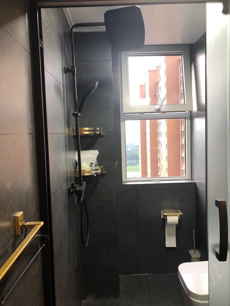 现代风新房完工，装修费全包30万，亲朋都说我傻，参观后都打脸了