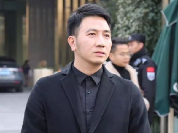 林生斌|曝林生斌出轨被发现，朱小贞减少其股权，夫妻俩早就貌合神离