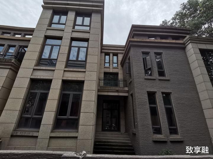 深圳市|【成都天府新区】700平米12居室清水别墅6.2折起拍，捡漏620万！