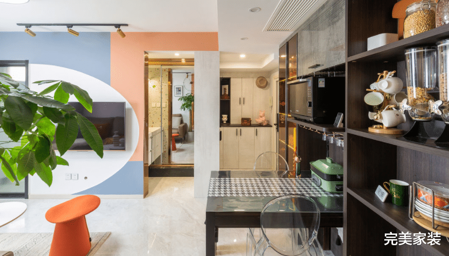 混搭风是王道,用多彩色系填充空间,打造温馨浪漫雅居