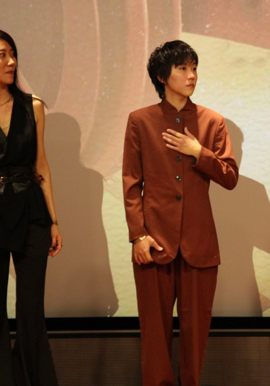 潮流新风|窦靖童真有超模气质，穿中式西装配凉鞋，不仅不违和，意外很高级