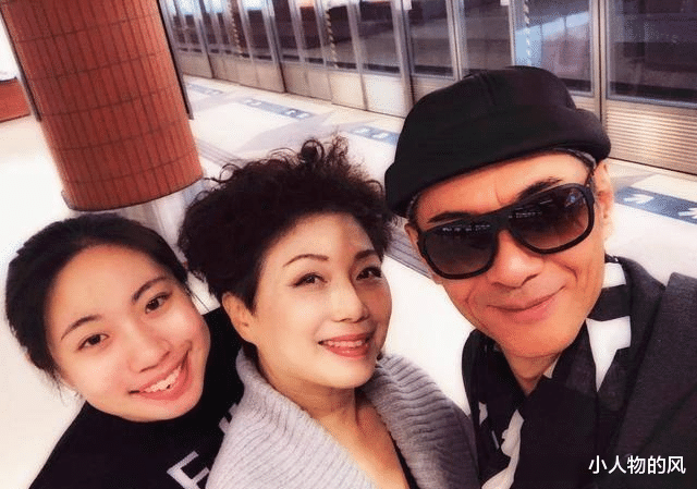 江华|江华一儿一女长大了，26岁女儿超170cm变美女，儿子却颜值下跌!