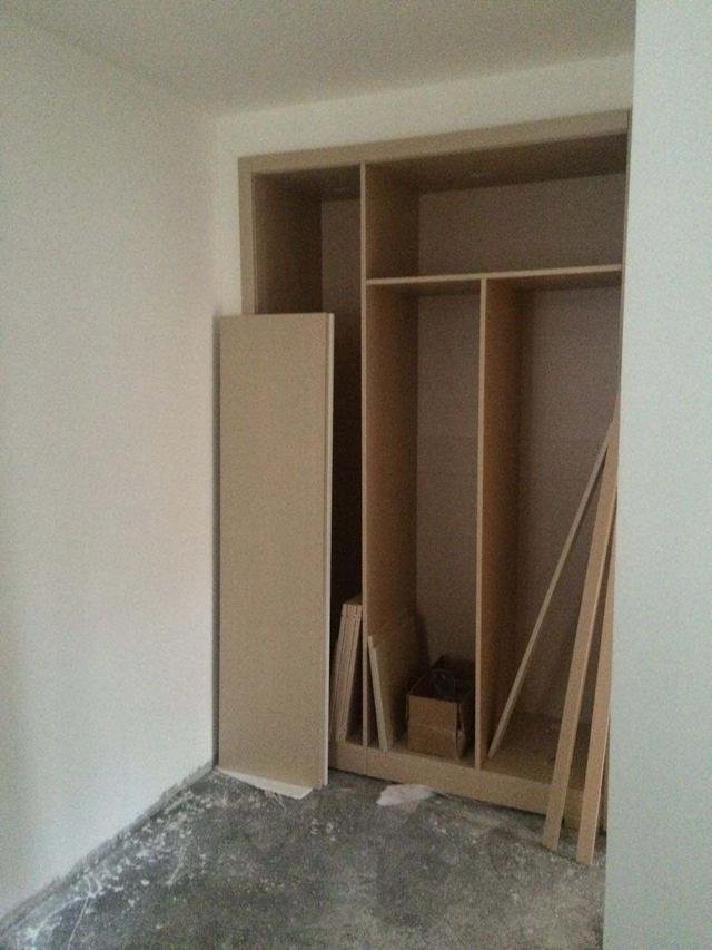 越来越多人卧室不装独立衣柜了,现在都装这种,省地又实用