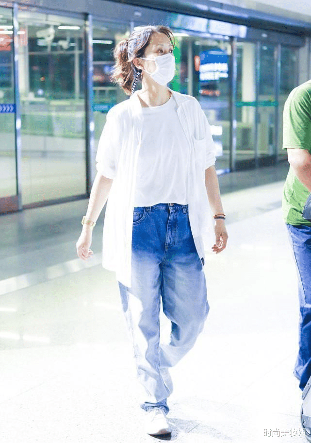 时尚美妆妞|梅婷才是“穿搭”高手，白色衬衫配白裙子，不但不土还意外洋气