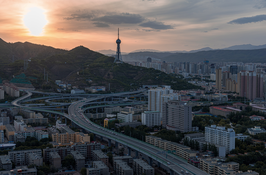 西宁|被预言下一个“瑞士”，这个夏日均温20°C的宝藏地，刘昊然都来打卡！