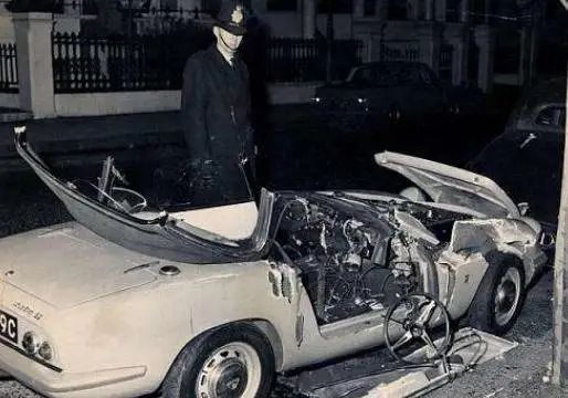 何超英|赌王最美千金：从接班人变疯癫，死后竟连一块墓碑都没有