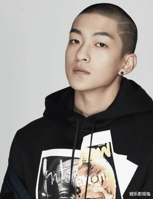 吴京|吴京捧红的白眼狼，爆红后的他称：“我还没有吴京的鼻孔大”！