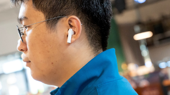 VR|轻巧入门的定位，却是用户的最爱，荣耀亲选Earbuds X2使用分享
