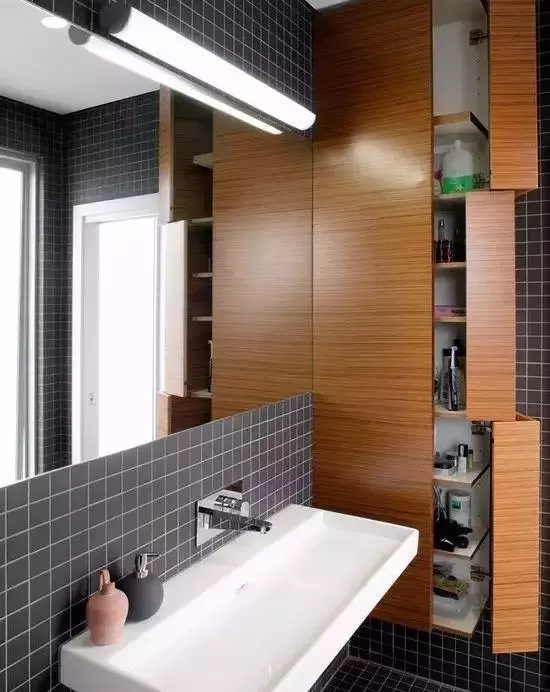 别嫌卫生间小,空间不够用,跟着设计师做在小也不怕!