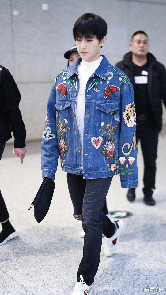 小白爱美搭|杨洋的俊朗颜值不是一般人能比的，一身牛仔套装，看着帅气又阳光