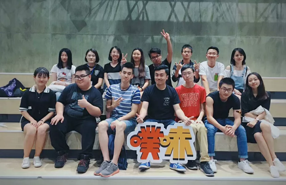 InsDaily|这个男人越“阴阳怪气”,网友就越喜欢!