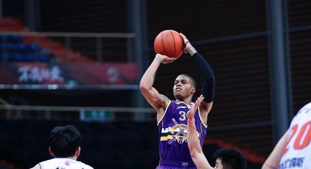 新疆男篮|14分5助攻!张帆手感火热不可挡,杨26+6,孙桐林21+11扬眉吐气