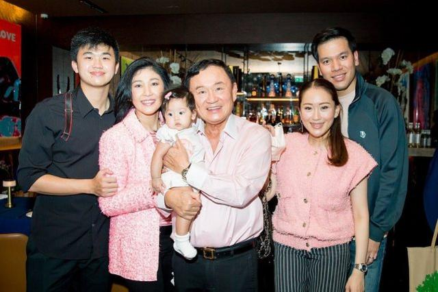 英拉|长兄如父、男友体贴、儿子帅气，英拉流亡海外却活成了人生大赢家