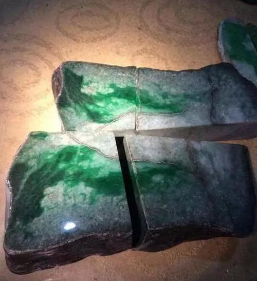 蜜蜡|推皮断石癣与色的联系。