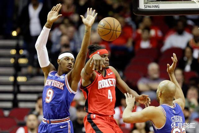 火箭队 官宣！火箭一签一裁，斯通交易谈判破裂，2米01锋线正式留队