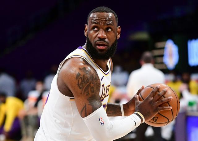 勒布朗·詹姆斯|詹姆斯：我的脚踝依然感到酸痛，今年对于我来说真的是非常艰难