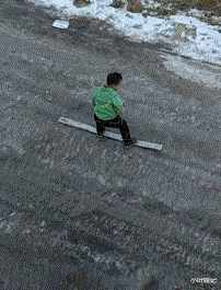 小叶娱记 “女友穿成这样去遛狗,谁能忍得了?”不把自己当外人啊!