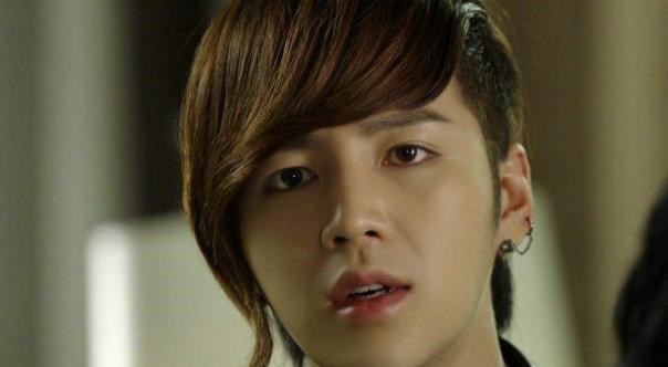 张根硕|7岁养家还债，靠《原来是美男》爆火，后为何却对中国粉丝爆粗？