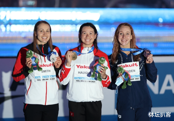 何诗蓓|100米！200米！香港名将一飞冲天，连续2场破纪录夺冠，国歌奏响