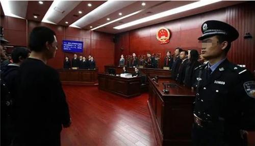 江西医学硕士杀妻案:打工妹赚钱助男友上学,结婚当天却被其毒杀