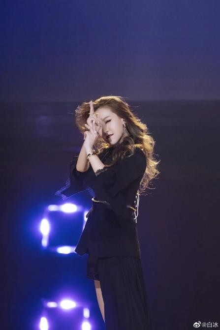 白冰|怦然再心动：白冰，被同性恋骗婚，成年人的世界，连哭都要躲起来