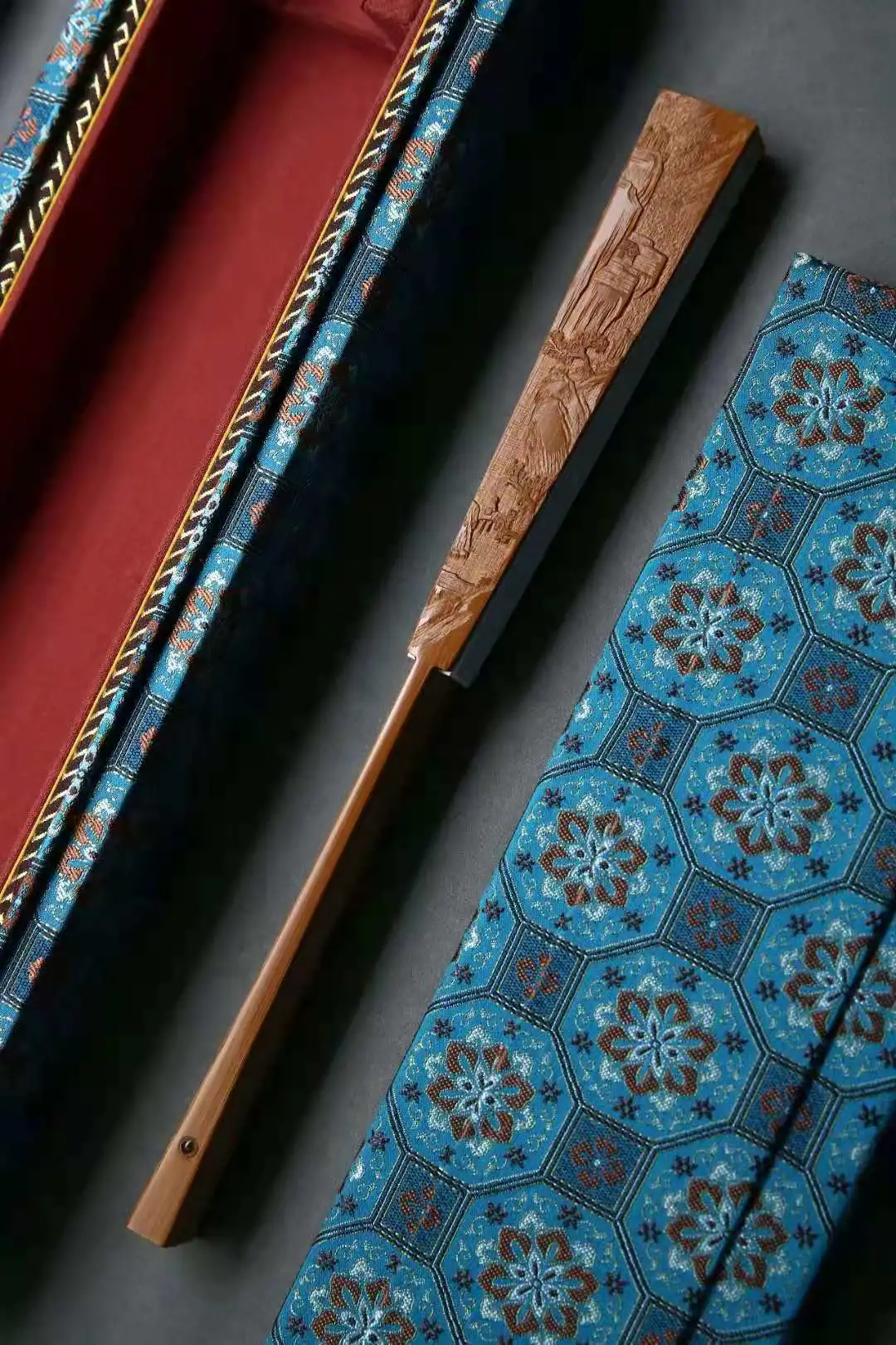 文玩|想要清凉过盛夏，文玩扇子了解一下？