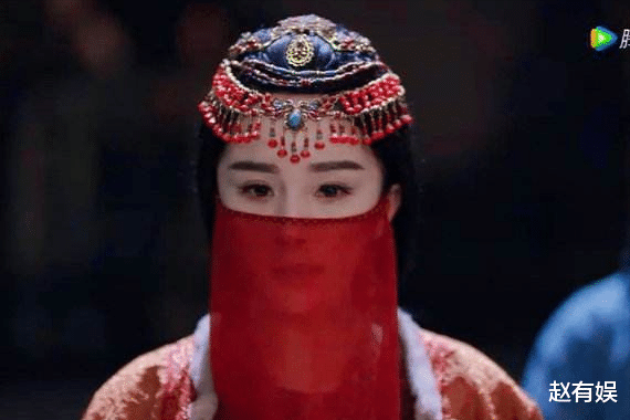 陈钰琪|热搜一个接一个,这部新剧的繁荣热度之下,杨幂的窘境显露无疑