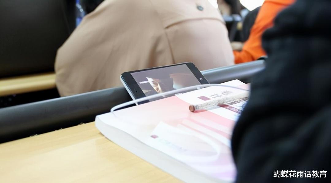 左旋肉碱 就是吃个鸡腿，女大学生被质疑！为什么平常就能被解读为异常？