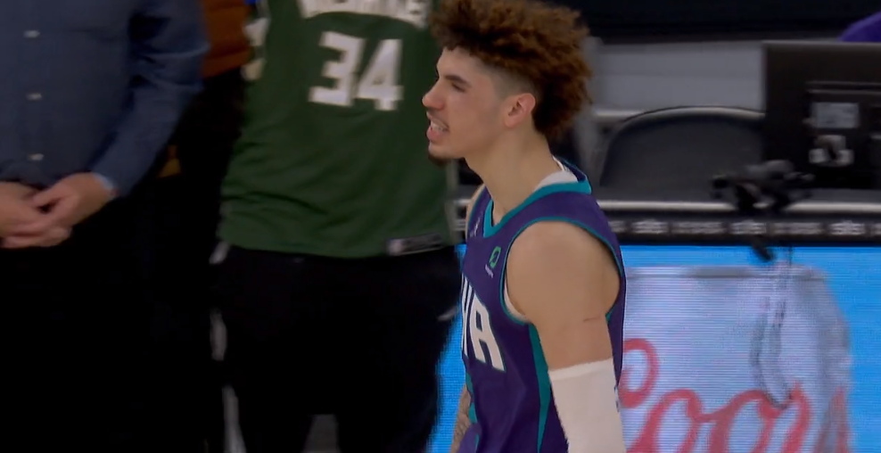 字母哥|最后2秒絕殺！字母哥40+12+9，三球36分創(chuàng)紀錄，考神首秀驚艷