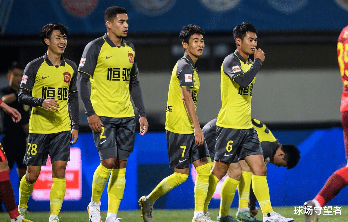 廣州隊|3連勝！廣州隊力壓海港劍指亞軍，青訓小將雙雙爆發(fā)暗藏深意