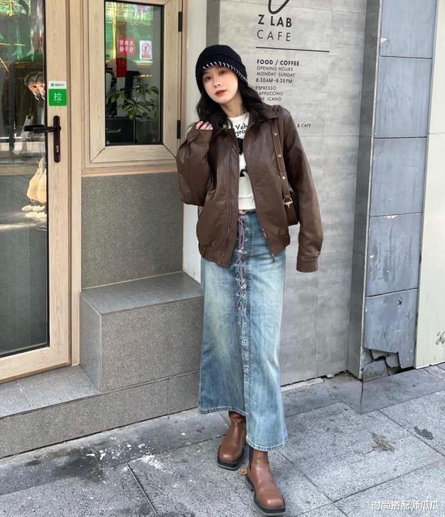 时尚搭配师瓜瓜|今年早秋别穿马丁靴了，当下流行的是“平头靴”，高级时髦不撞款