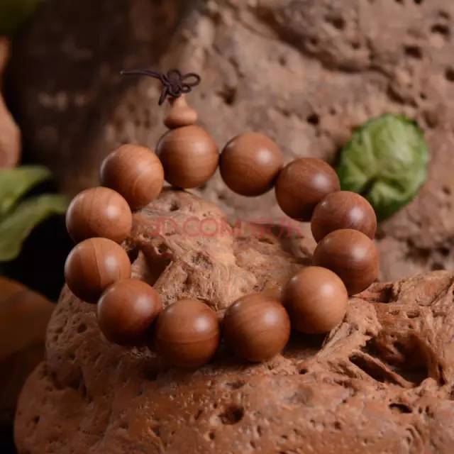 鼻烟壶|别戴大金项链子了，中国男人传统的几大首饰是这些！