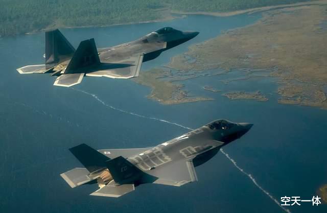 F-35|F22隐身性能不如F35？五代机标杆遭遇挑战，DSI进气道果然比较强