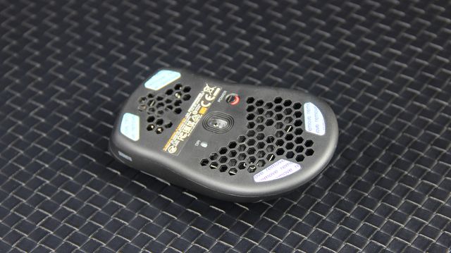 亚马逊|Glorious Model D Wireless体验:轻巧的右手无线游戏利器