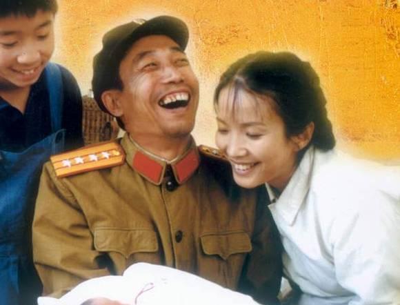 张博宇|吕丽萍的儿子张博宇：3岁父母离异，继父给他带来温暖与幸福