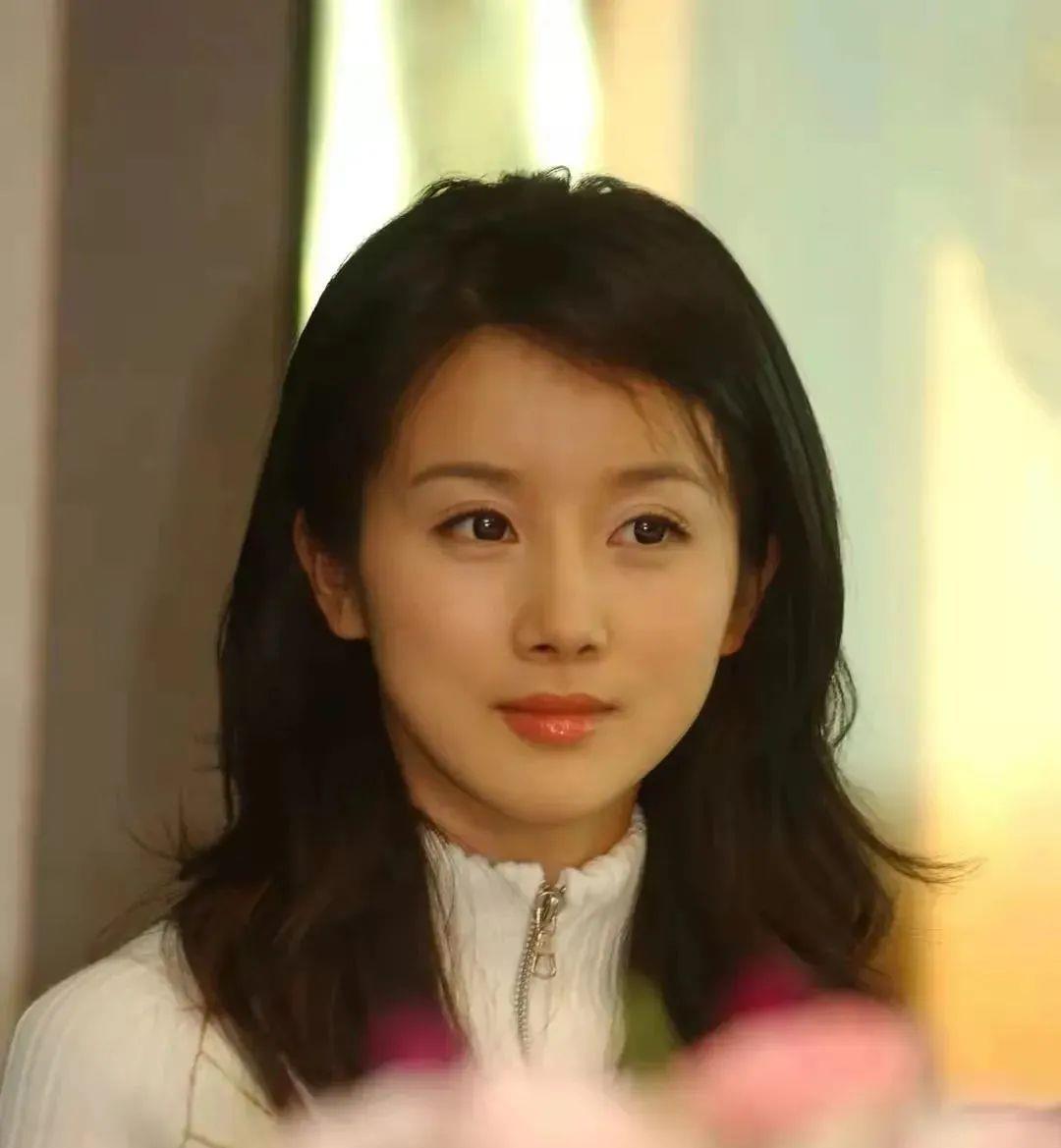 黄奕|女星们的颜值随时间有变动，黄奕脸僵，秦海璐逐渐变美