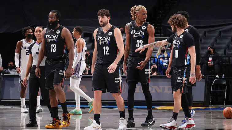 篮网队|篮网一夜4消息！库克正式加盟，下半赛季赛程出炉，欧文提一建议