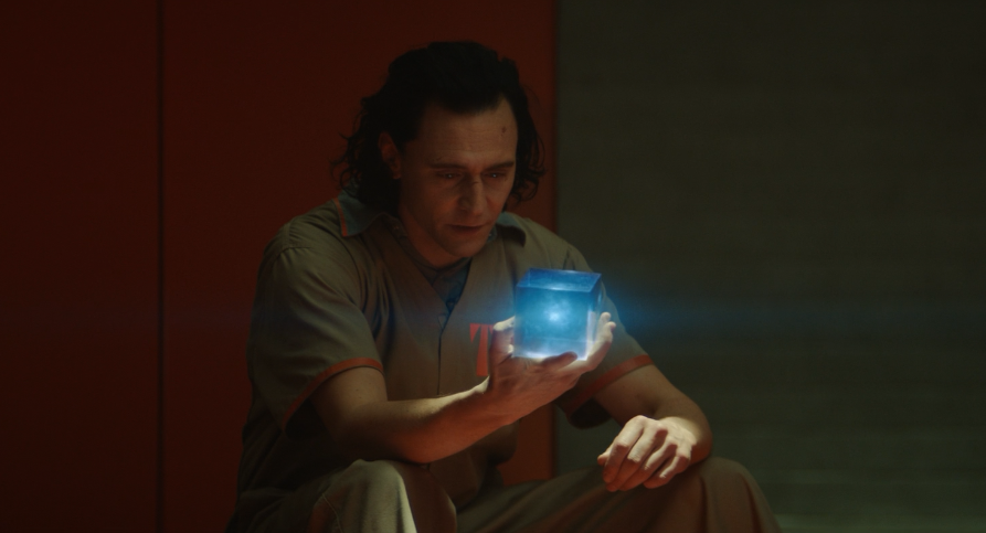 洛基|《洛基》第一集炸裂！无限宝石论斤称，这就是时间管理局的实力