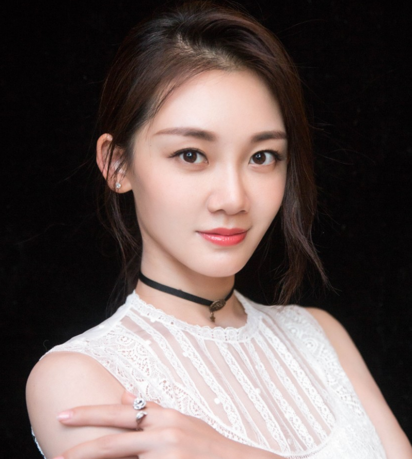苗苗|苗苗大众脸？看到她和宋雨琦的对比，你才知道她有多天生丽质